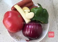 Illustration of how to make fried noodles with vegetables and ham 2