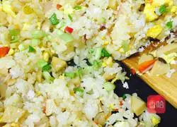 Illustration of how to make egg fried rice 13