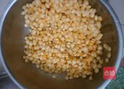 Illustration of how to make sweet corn cakes 2