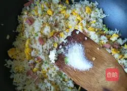 Illustration of how to make lard fried rice 8