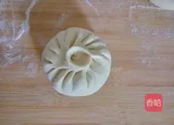 Illustration of how to make diced pork and cabbage buns 17