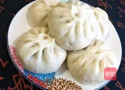 Illustration of how to make pork and leek buns 1