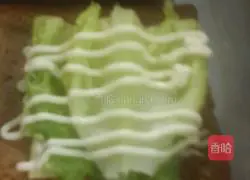 Illustration of how to make egg sandwich 3