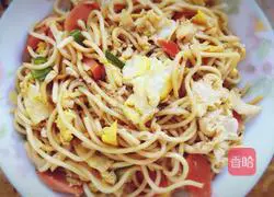 Illustration of how to make fried noodles with egg sausage 7