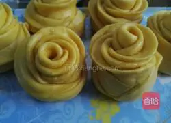 Yellow Rose Flower Steamed Buns Recipe Illustration 5