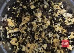 Recipe for vegetarian stuffed buns (fungus, egg, dried rice stuffing) 3