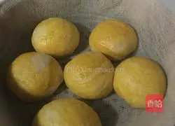 Illustration of how to make pumpkin steamed buns 12