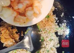 Illustration of how to make shrimp fried rice 9