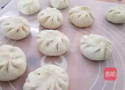 Illustration of how to make shrimp and water spinach buns 14