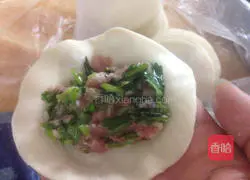 Illustration of how to make coriander dumplings 8