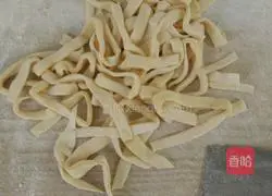 Illustration of how to make noodles 7