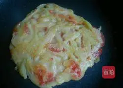 Illustration of how to make tomato and potato pancakes 9