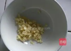 Illustration of how to make seaweed, carrot, green pepper, egg and mushroom sandwich 11