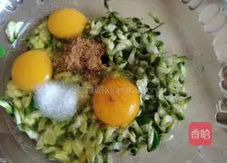 Illustration of how to make sophora flower cake 3