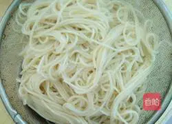 Illustration of how to make fried noodles 4