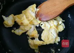 Recipe for Spicy Egg Fried Rice Illustration 2