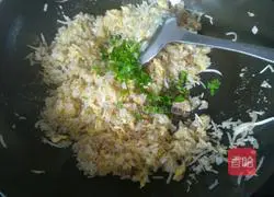 Illustration of how to make bean sprouts fried rice 7