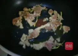 Three Fresh Fried Noodles Recipe Illustration 5