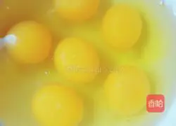 Illustration of how to make steamed buns with vegetarian stuffing 4