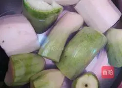 Illustration of how to make radish meat dumplings 1