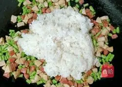 Meatballs Illustration of how to make fried rice with green beans 10