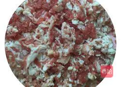 Illustration of how to make potato pancakes with mixed vegetables and meat 2