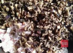 Illustration of how to make fungus and mushroom dumplings 3