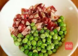 Illustration of how to make stewed rice with potatoes, sausages and carrots 2