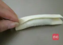 Illustration of how to make shepherd's purse and shrimp wontons 7