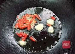 Illustration of how to make ham fried noodles 3