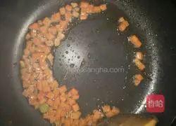 Illustration of how to make shrimp and egg fried rice 4