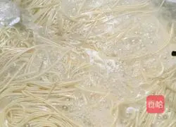 Illustration of how to make noodles 9