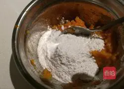 Illustration of how to make sweet potato sesame cake 2