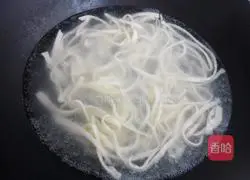 Illustration of how to make fried noodles with eggs and cabbage 5