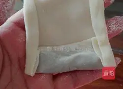 Illustration of how to make wonton skin red bean paste spring rolls (New Year flavor) 4