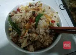 Illustration of how to make cabbage and egg fried rice 9