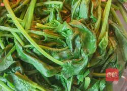 Illustration of how to make delicious spinach and celery dumplings 3