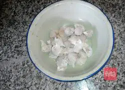 Illustration of how to make wonton soup 1