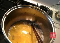 Illustration of how to make pumpkin and leek vegetarian buns 6