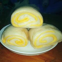 Two color steamed buns