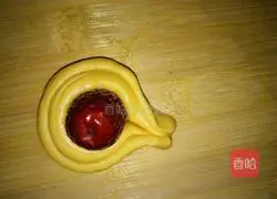 Illustration of how to make the rich and noble flower blooming jujube steamed buns 9