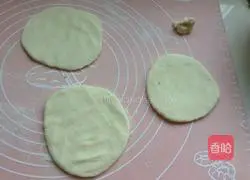 Illustration of making open-faced sesame cakes 3