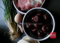 Illustration of how to make horseshoe dumplings 1