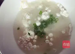 Illustration of how to make Chive Omelette (a nutritious breakfast made by mother for her baby) 8