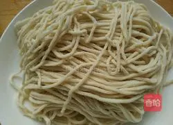 Illustration of making fried noodles with sausage 2