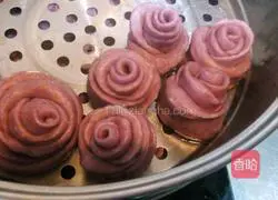 Purple sweet potato and rose flower steamed buns are delicious! Illustration of how to make them 14