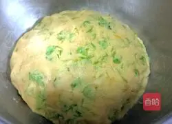 Illustration of how to make Yuqian cornmeal cake 4