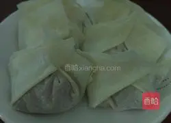 Can be wrapped Illustration of how to make meat fillings for dumplings and wontons 12