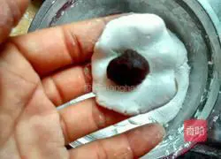 Illustration of how to make glutinous rice balls stuffed with bean paste 4