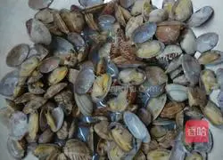 Illustration of how to make seafood clam wontons 2